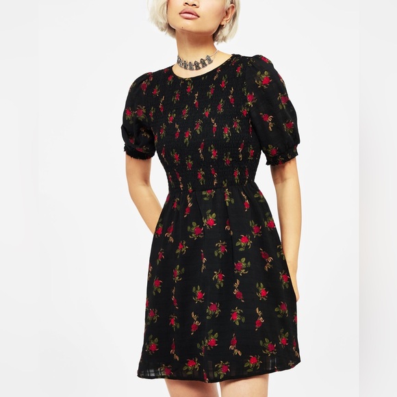 Disturbia Dresses & Skirts - *NWT* Disturbia ‘Darcy’ Black Floral Print Chiffon Mini Smock Dress - Women’s 10